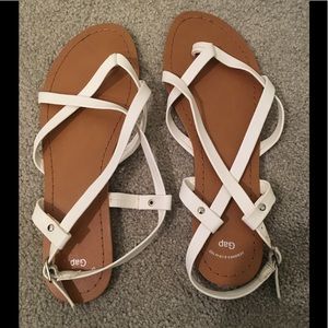 GAP White Strappy Flat Sandals - Size 9